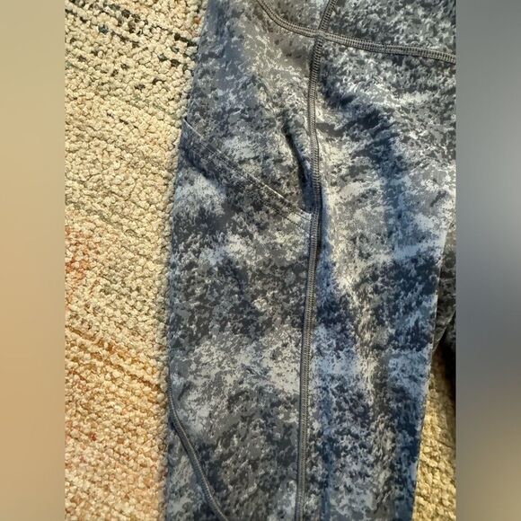 Women’s Lululemon Fast & Free 7/8 leggings - ice grey - size‎ 4 - Picture 6 of 10